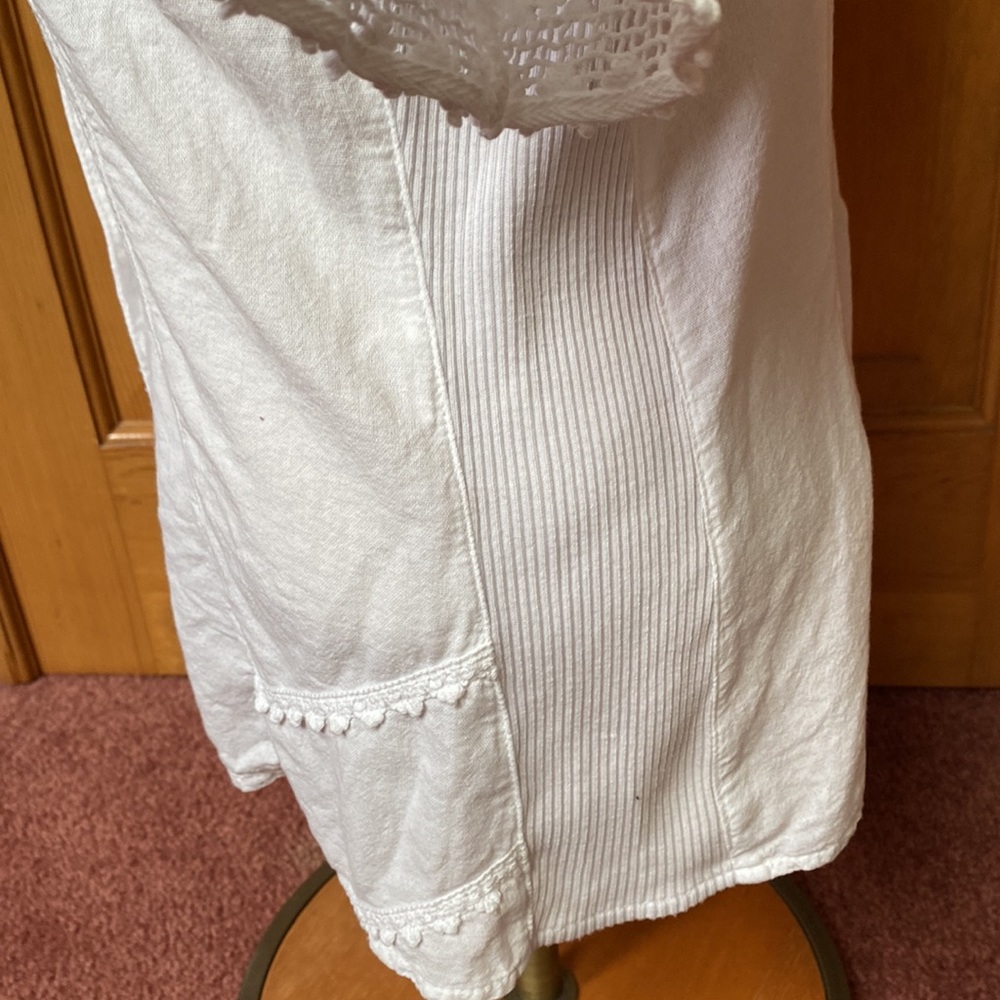 White cotton fitted blouse - Picture 5 of 6